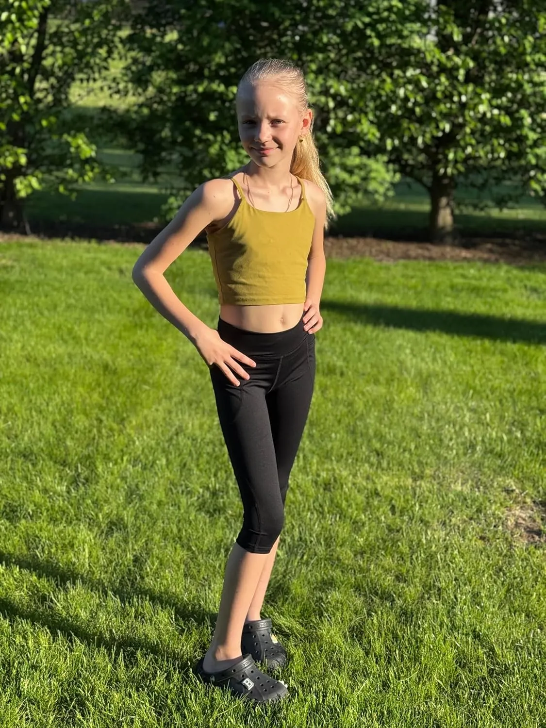BIG ELEPHANT 3 Packs Girls Capri Leggings with Pockets, High Waisted Yoga Pants Athletic Running Dance Workout for Kids