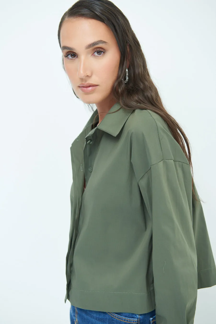 Long sleeve button-up shirt with classic collar wholesale
