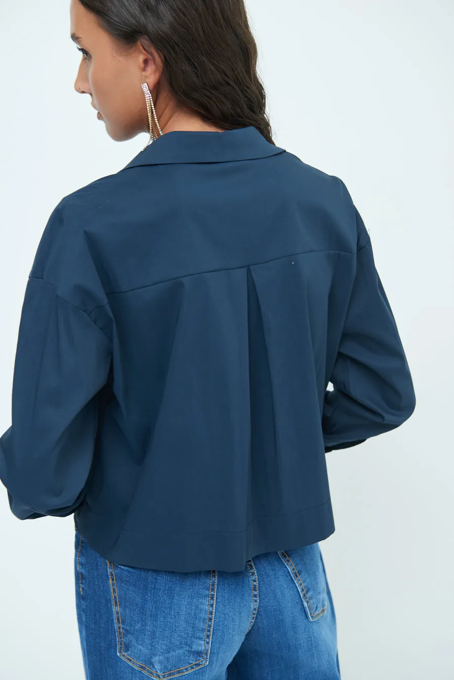 Long sleeve button-up shirt with classic collar wholesale