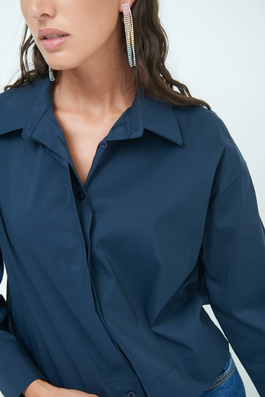 Long sleeve button-up shirt with classic collar wholesale
