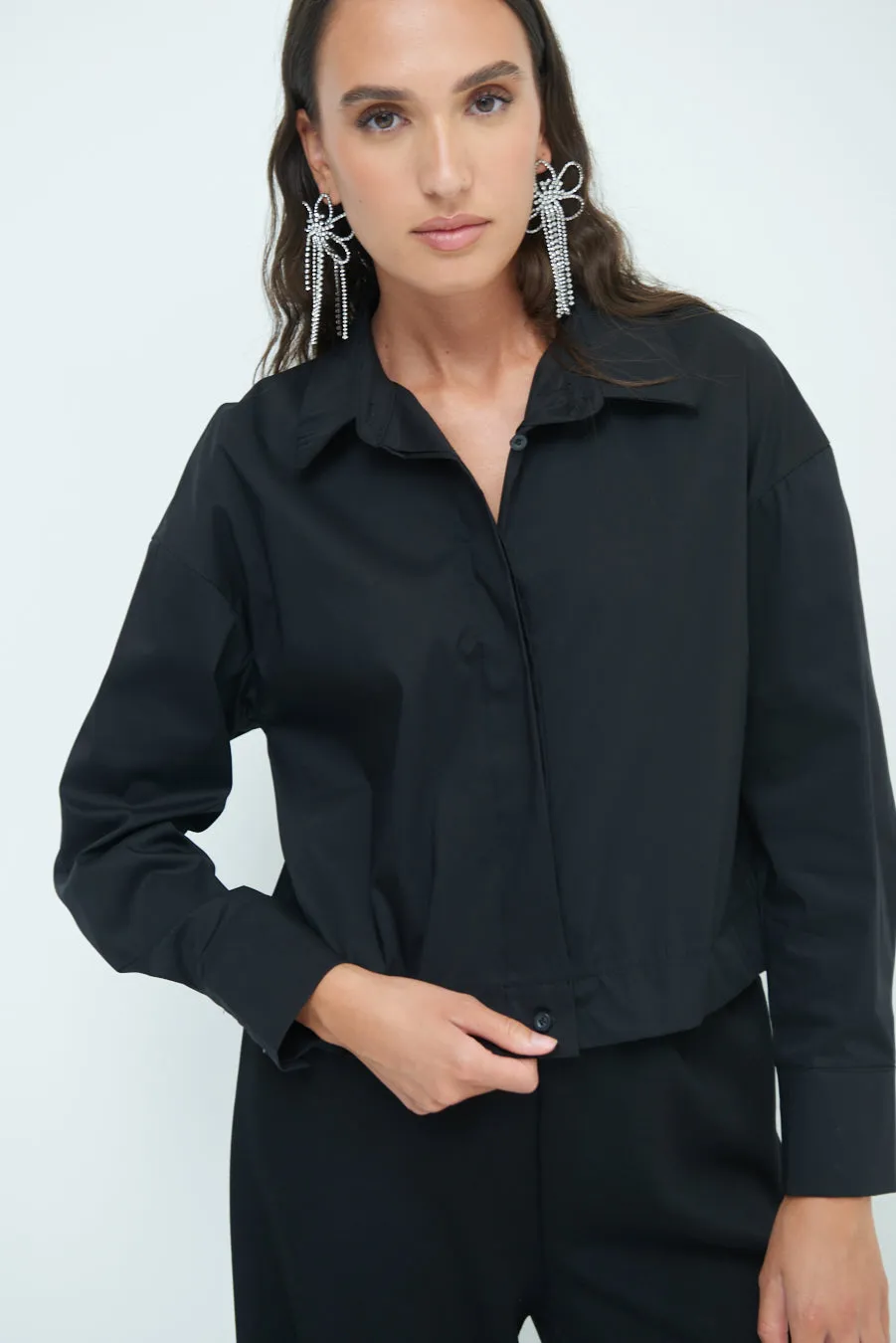 Long sleeve button-up shirt with classic collar wholesale