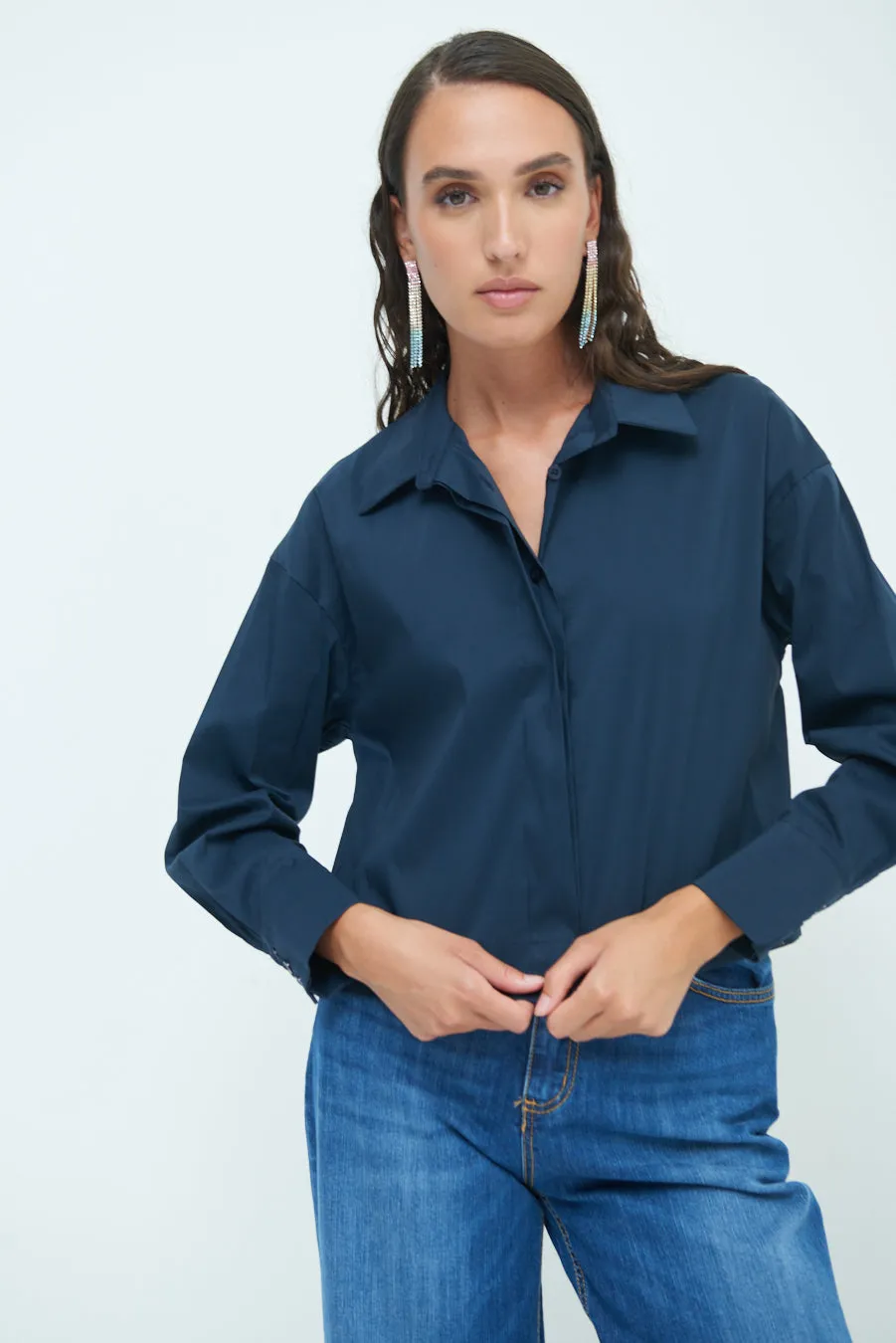 Long sleeve button-up shirt with classic collar wholesale
